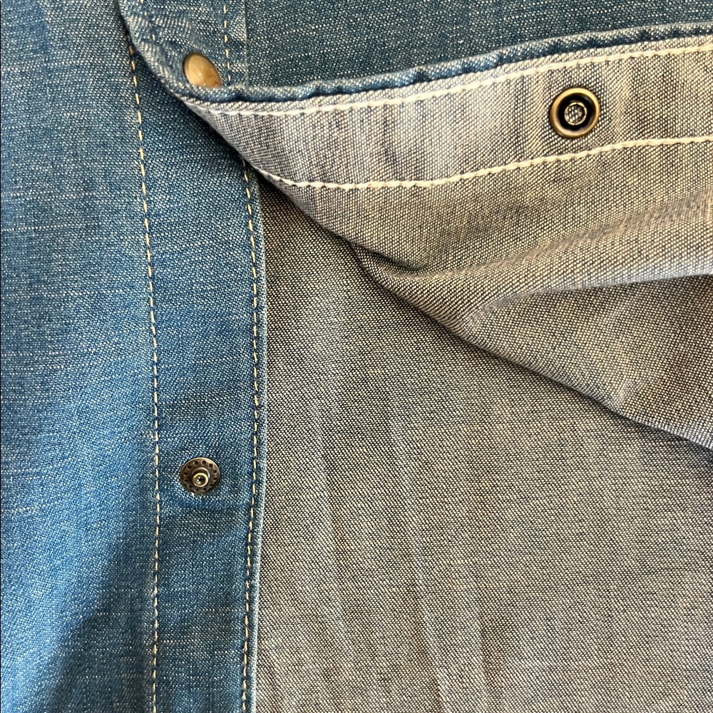 Levi's Classic Snap Button Down Indigo Denim Shir… - image 2